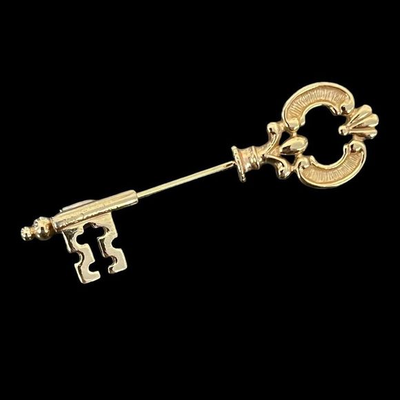 VTG 1978 Signed Avon Gold Tone Metal Skeleton Key Style Stick Lapel Pin 2.25”L - Picture 1 of 4